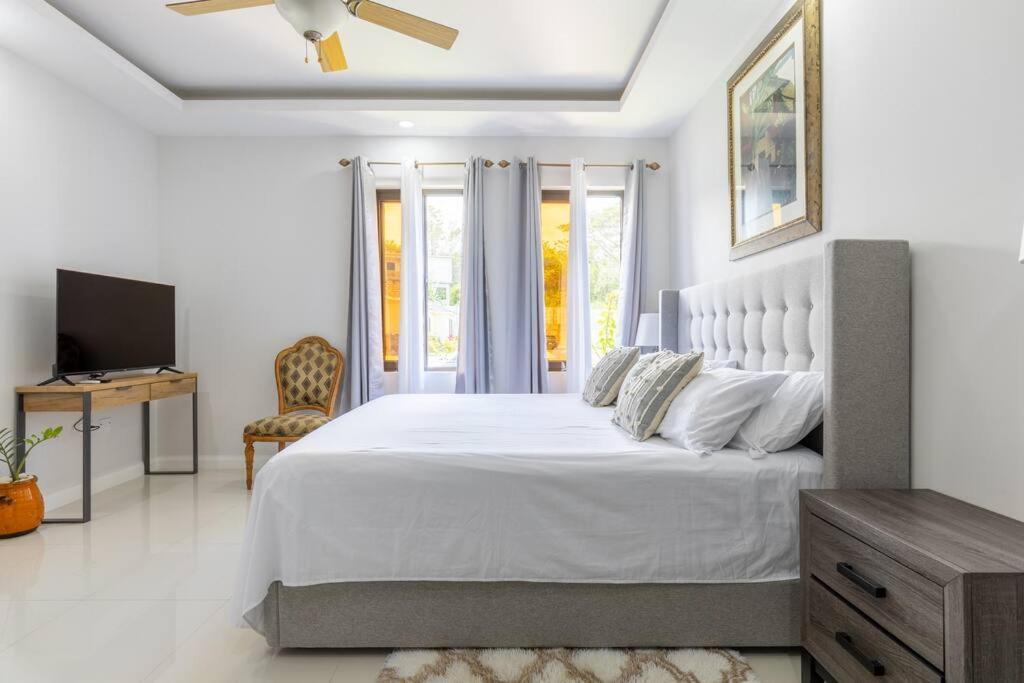 Sun Shine Luxury Villas 2 Bedroom Pool & Gym Ocho Rios St Ann Extérieur photo